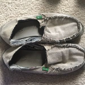 Sanuk Slip ons